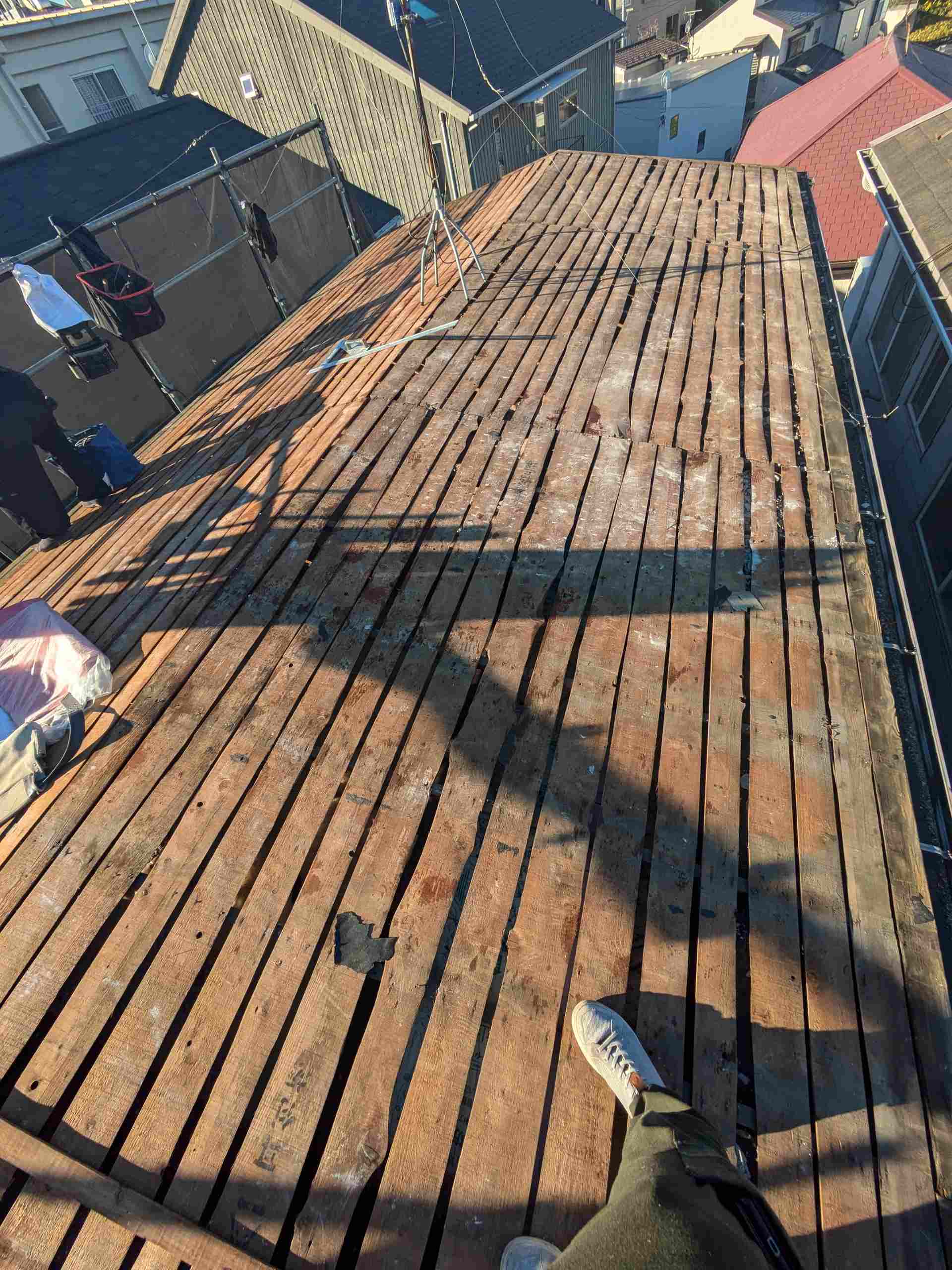 瓦Uから金属板へ 屋根材撤去